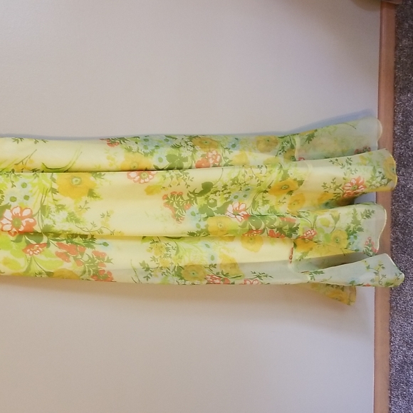 Vintage 1960's/70's Buttercup Yellow Dress - Picture 4 of 12